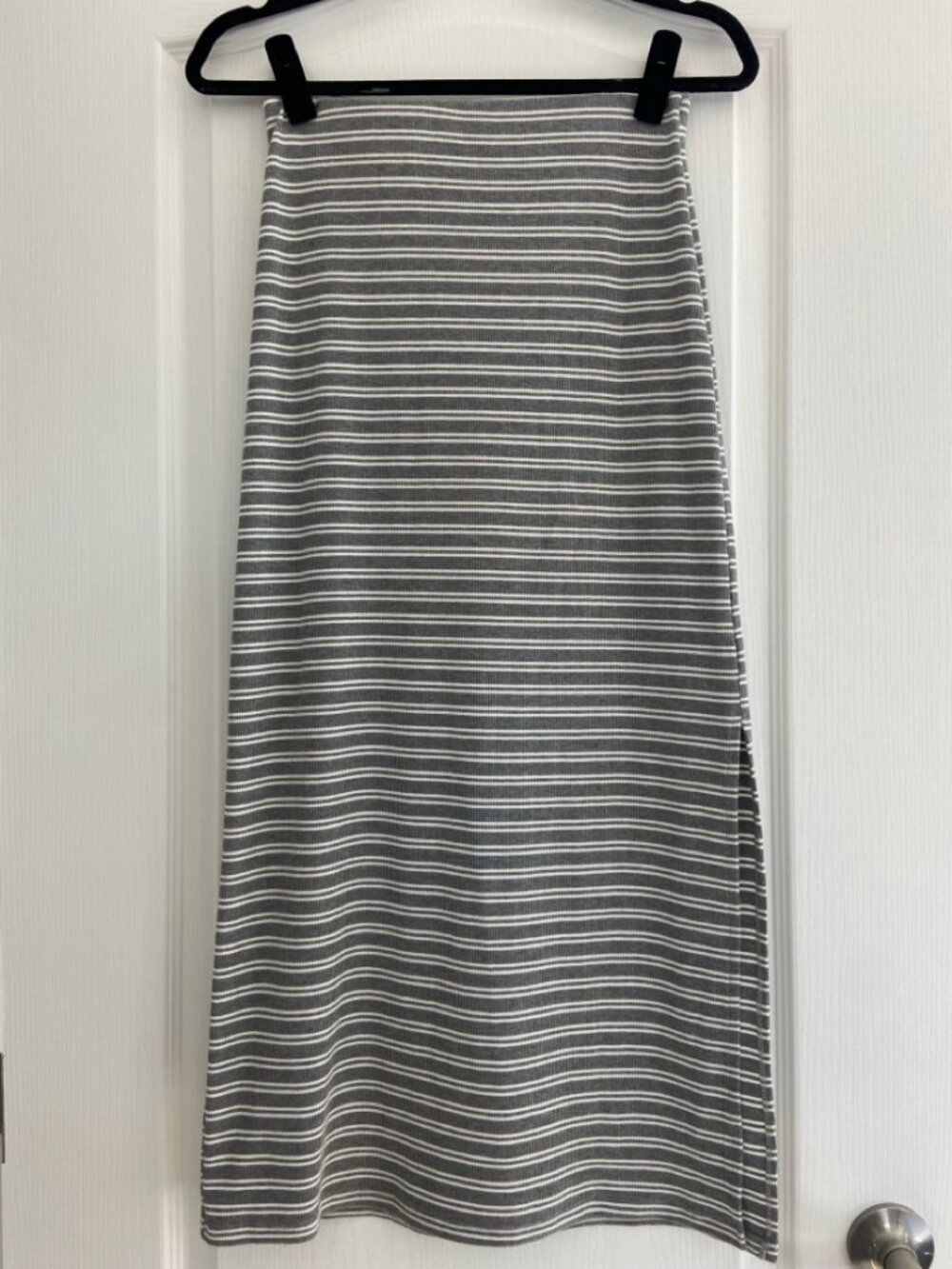 Gray Striped Zara Skirt – (13-14) Girls
